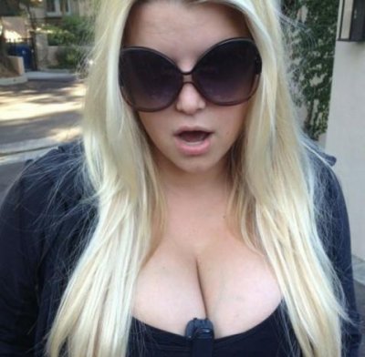 L'incroyable décolleté de Jessica Simpson