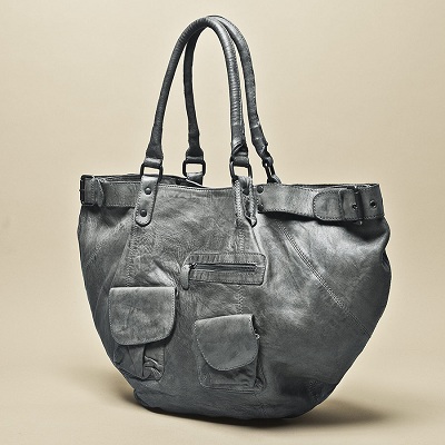 Sac demi lune couleur argent 