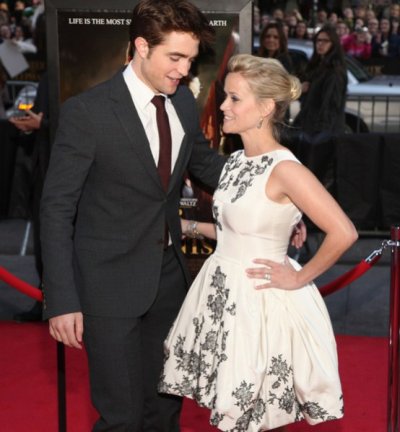 Coiffure de l'été 2011 Reese Witherspoon chignon roulé