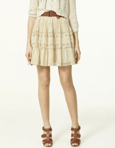 Jupe dentelle blanc cassé collection été 2011 tendance de mode romantique Zara