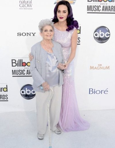 Katy Perry et sa mamie au Billboard Music Awards 2012