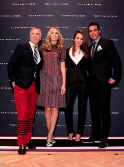 Jessica alba et Cash Warren à l'ouverture de la boutique Tommy Hilfiger à Tokyo