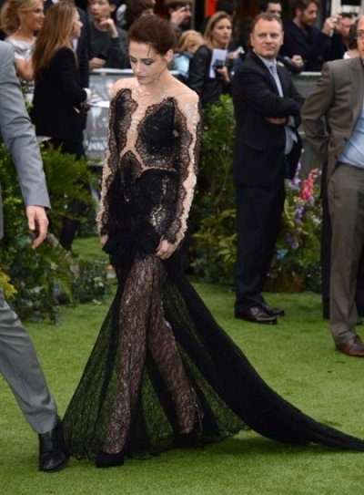 Kristen Stewart en robe Marchesa à Londres