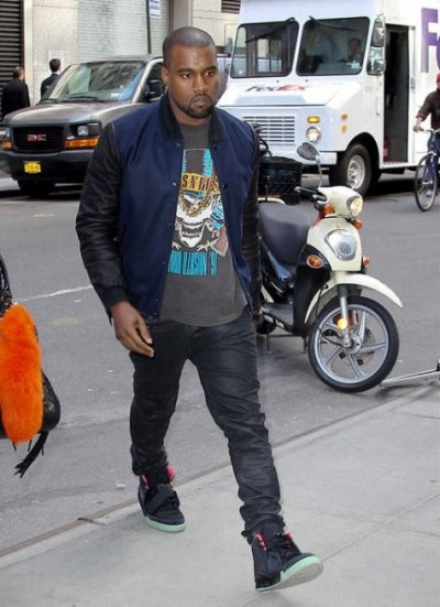 Kanye West et ses baskets « Nike Air Yeezy 2 »