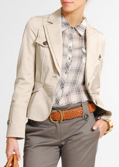 Ensemble veste beige et pantalon slim gris clair