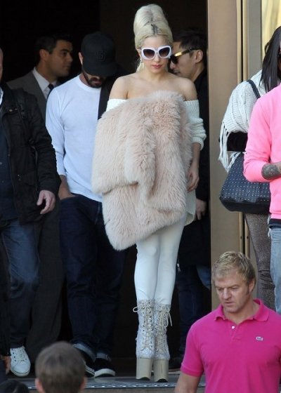 Le total look blanc rétro de Lady Gaga à Sydney