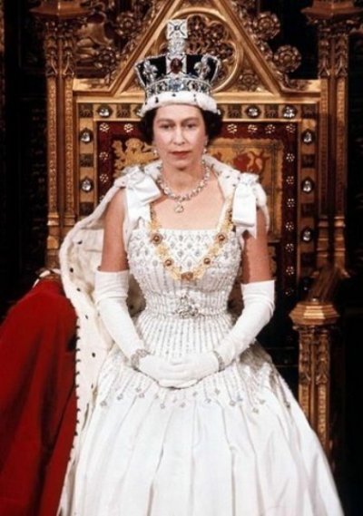 La reine Élisabeth II lors de son couronnement en 1953 