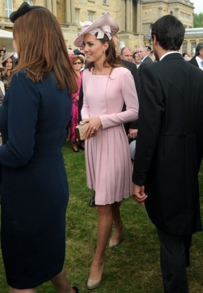 Kate Middelton en Emilia Wickstead au Buckingham Palace