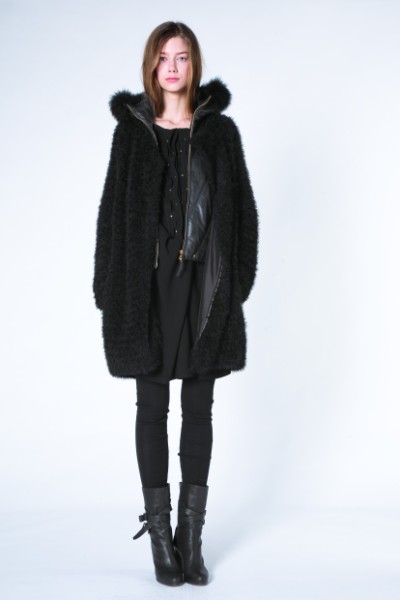 Manteau en maille, blouson sans manches et robe en crêpe Vanessa Bruno