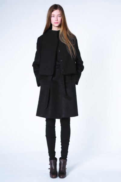 Manteau gilet en tweed et low boots Vanessa Bruno