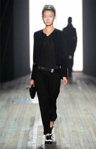 Pantalon sarouel noir Yohji Yamamoto collection automne hiver 2010-2011