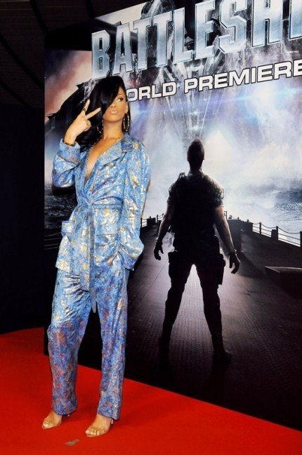 Rihanna en Emilio Pucci au Japon