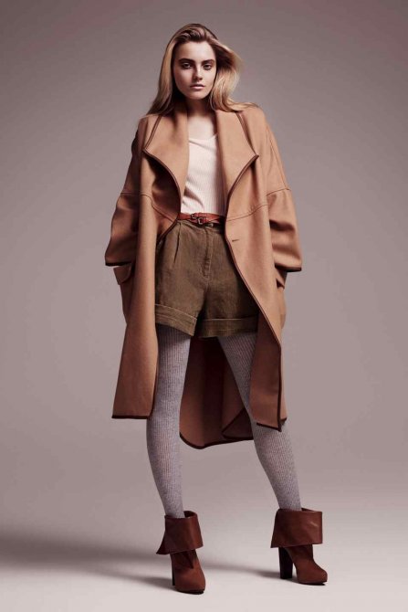 Manteau beige et short marroncollection femme H&M Automne-Hiver 2010-2011