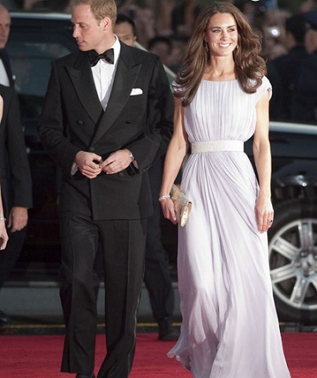 La longue robe blanche de Kate Middleton aux Baftas 2012