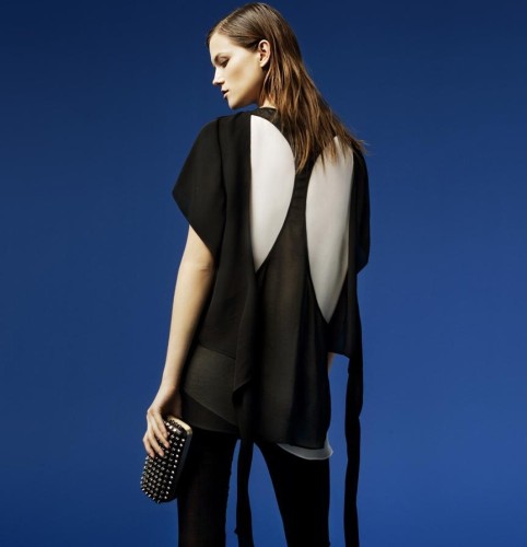 Un top noir en soie Zara, collection Printemps-Été 2012