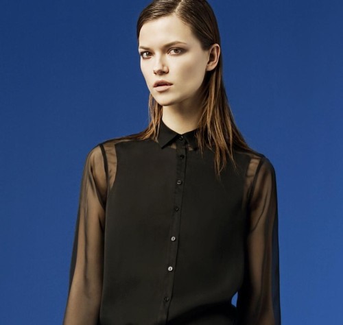Un chemisier noir Zara : tendance printemps-été 2012