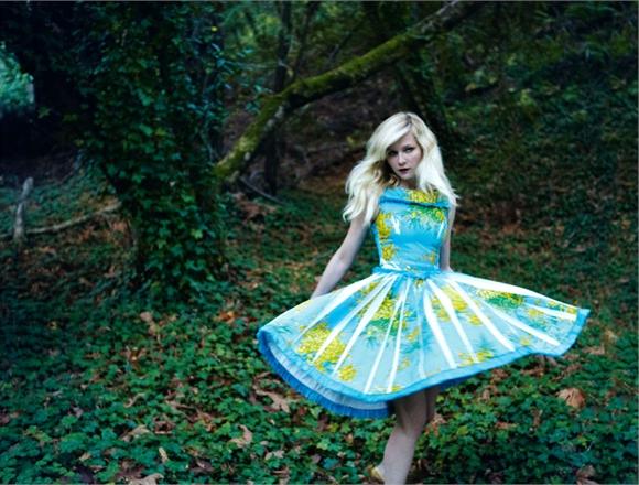 Kirsten Dunst pour Vogue Italia  en fée des temps modernes – Février 2012