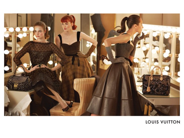 De la dentelle du tartan et des pieces en cuir les indispensables de la saison dans cette collection hiver 2010 2011 Louis Vuitton femme