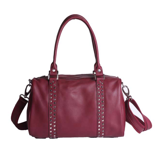 Sac polochon en cuir clouté Sabrina collection automne-hiver 2010-2011