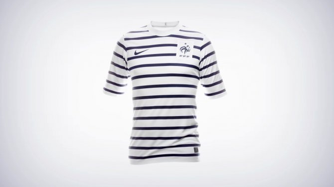 Maillot Nike 2011 de l’équipe de France de Football : la marinière