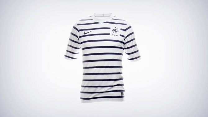 Maillot Nike 2011 de l’équipe de France de Football : la marinière